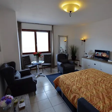 Apartamento Comomeer 1 *
